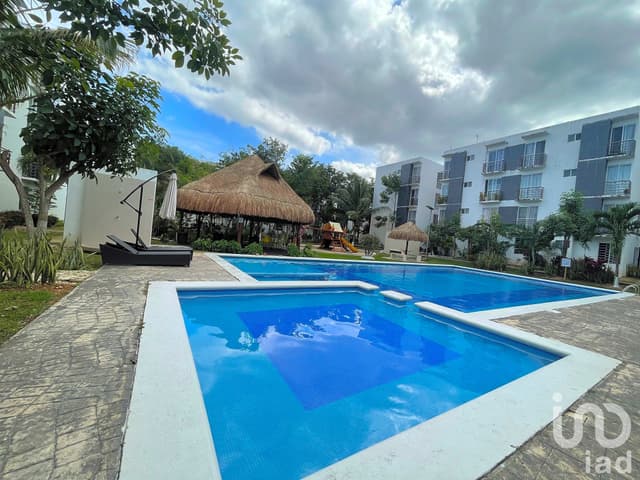 Departamento en Venta Playa del Carmen 2 Recámaras con Balcon y Amenidades