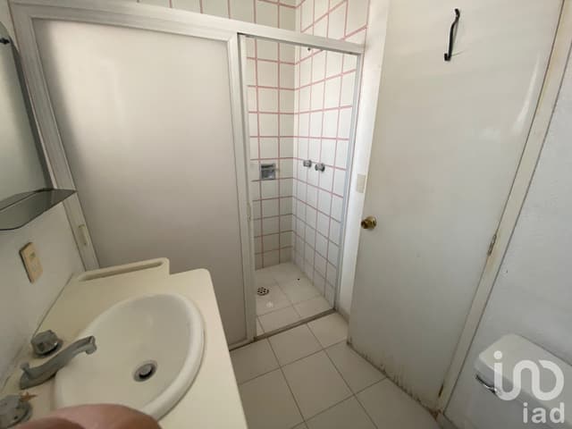Casa en Venta con Alberca en Fraccionamiento con Vigilancia, Zona Centro Sur, Cuernavaca.