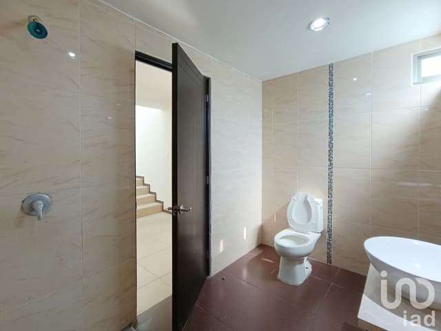 Casa en renta en privada residencial con videovigilancia