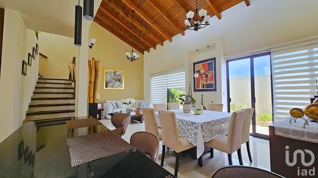 Casa de autor en venta en Corregidora