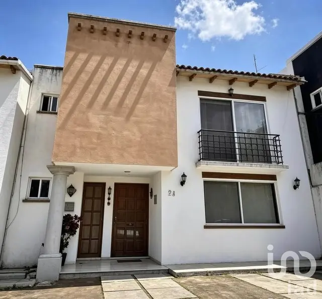 CASA EN VENTA DENTRO DE PRIVADA EN PASEO DE AMSTERDAM, TEJEDA,CORREGIDORA