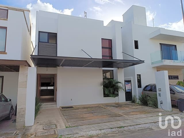 Casa Renta 4 recs, 4 baños completos, cuarto servicio y Alberca, Residencial AQUA, Cancun, QR