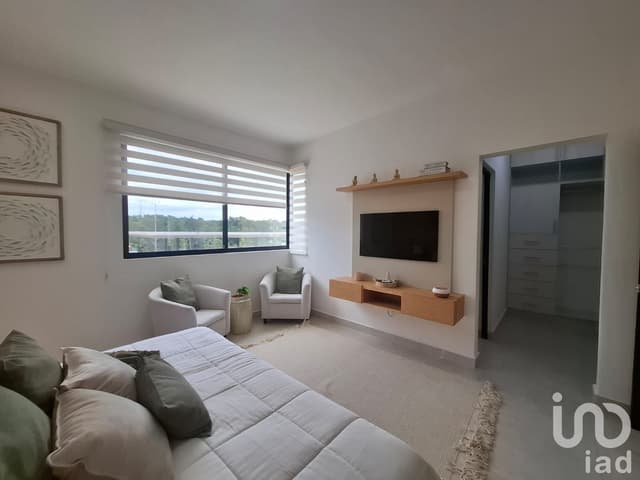 CASA MODELO LINISTE EN AVENIDA HUAYACAN EN CANCUN