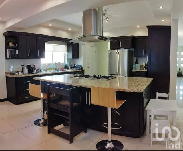 Casa en Venta Zona Campos Eliseos Equipada Acabados de Lujo