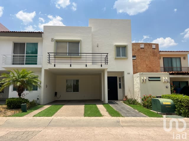 Se vende casa en Coto Los Naranjos, Rinconada Vallarta, Zapopan, Jalisco.