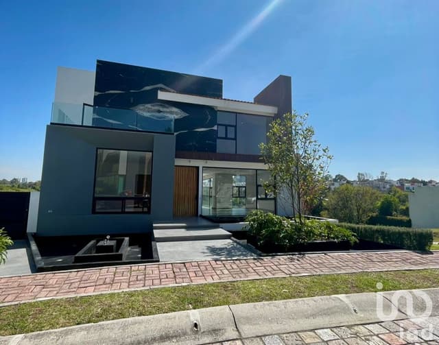 RESIDENCIA EN LA VISTA COUNTRY CLUB