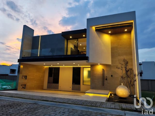 HERMOSA CASA EN PARQUE JALISCO