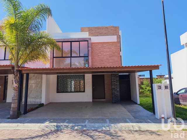 SE VENDE HERMOSA CASA EN EL FRACC EL ENCANTO EN MORILLOTLA CHOLULA PUEBLA
