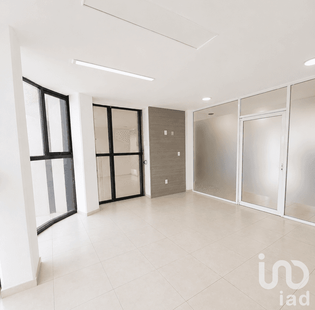 LOCAL COMERCIAL EN RENTA EN PLAZA DIAMANTE - PLANTA BAJA