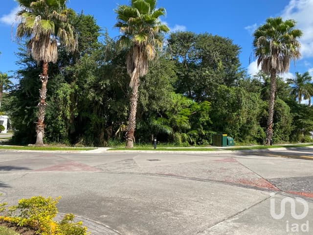 VENTA DE TERRENO EN VILLA MAGNA EN CANCUN QUINTANA ROO