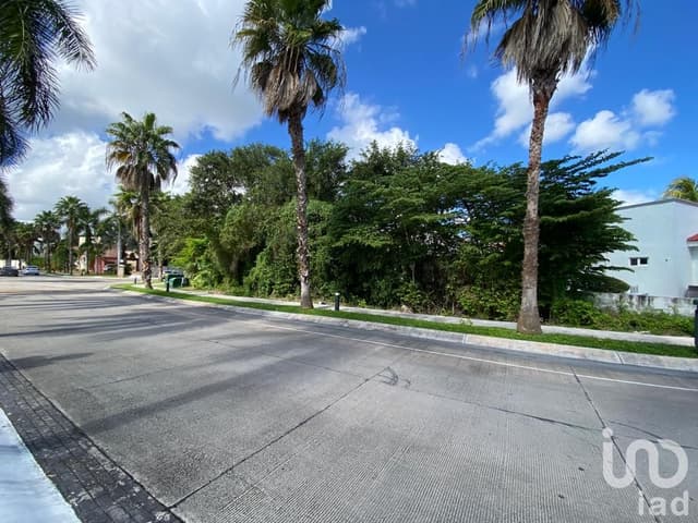 TERRENO EN VENTA EN VILLA MAGNA , CANCUN QUINTANA ROO