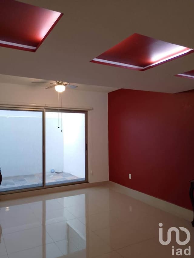 VENTA DE CASA EN JARDINES DE LAS FLORES TUXTLA GUTIERREZ