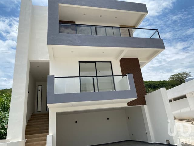VENTA DE CASA EN FRACC ENCINOS EN TUXTLA GUTIERREZ