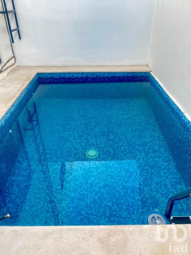 VENTA DE CASA EN RESIDENCIAL ARBOLADA CANCUN, AV HUAYACAN.