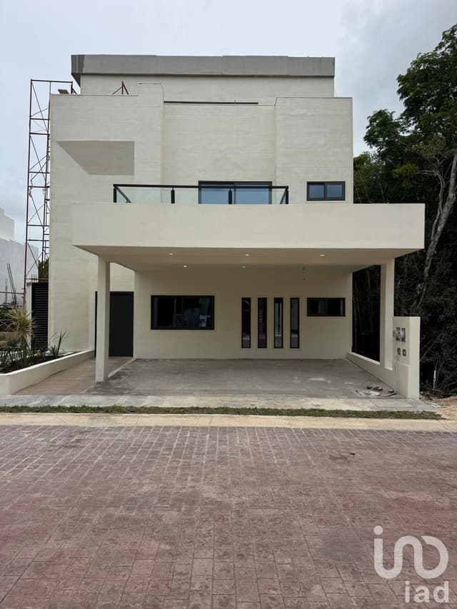 VENTA DE CASA EN RESIDENCIAL VIA CUMBRES, CANCUN