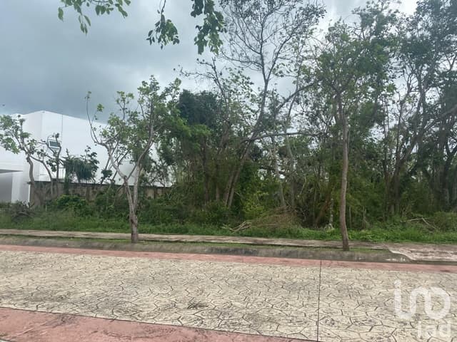 VENTA DE TERRENO EN LAGOS DEL SOL CANCUN QUINTANA ROO