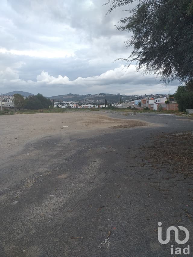 Terreno en Venta. Avenida Constituyentes Poniente. Corregidora, Querétaro