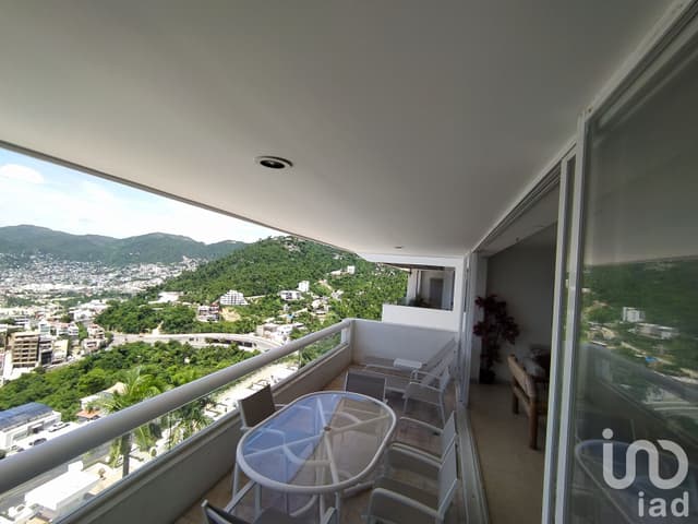 Se vende departamento en las Brisas Diamante con vista panorámica a la Bahia Acapulco