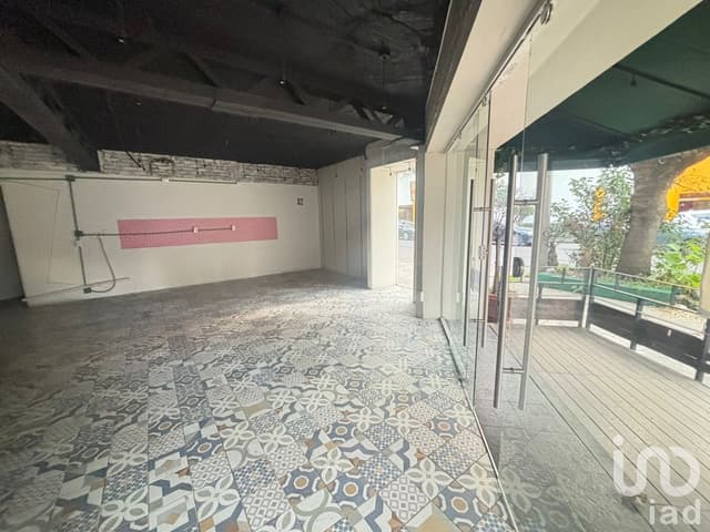 Se renta hermoso local con uso de suelo comercial