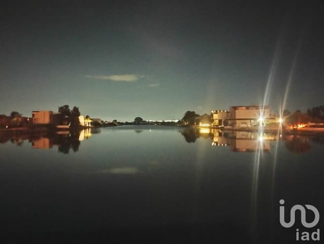 Se vende el mejor terreno frente al lago en " Viñedos del Polo" en Querétaro
