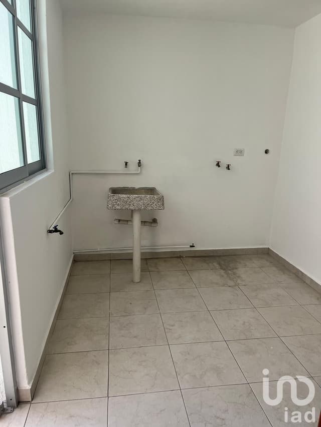 Se vende Casa en privada, en esquina frente a área verde en Valle de San Javier, Pachuca, Hidalgo