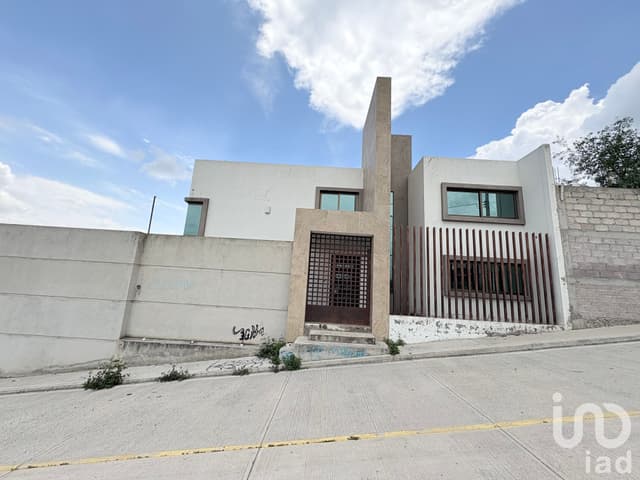 Se vende casa con amplio jardín en Santa Gertrudis, Santiago Tlapacoya, Hidalgo