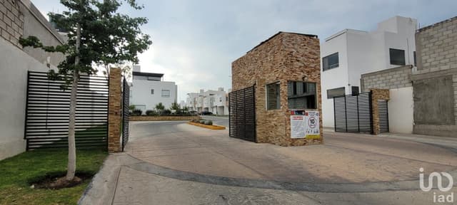 Se Renta casa moderna con amenidades en Privada "La Reserva" en Pachuca, Hidalgo.