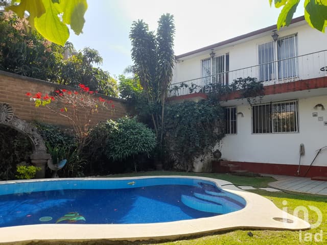 Casa en venta en fraccionamiento con vigilancia al norte de Cuernavaca