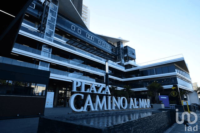 Se renta local comercial en Plaza Camino al Mar, Mazatlán, Sinaloa.
