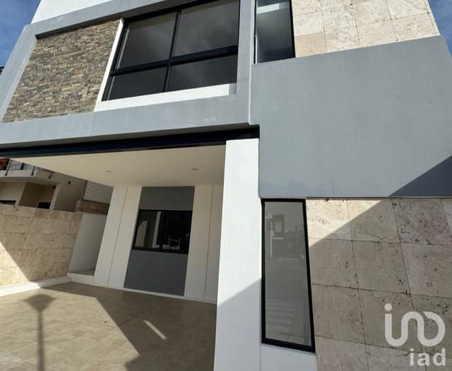 Casa en Venta en Fracc. privado en Mazatlán, Sinaloa.