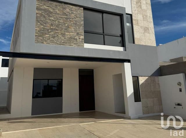 Casa en Venta en Fracc. privado en Mazatlán, Sinaloa.