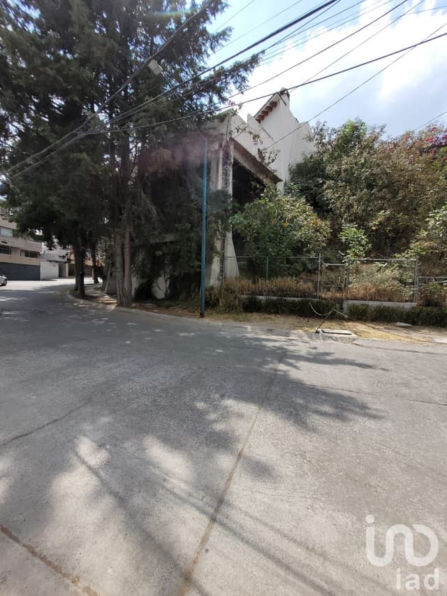 Terreno en venta en privada con vigilancia en Lomas de Tecamachalco, Huixquilucan