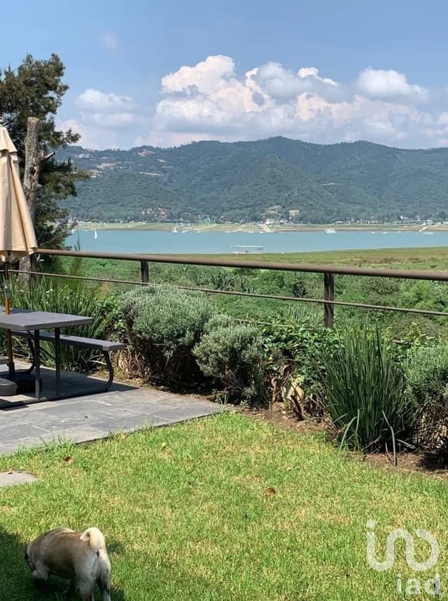 Casa en Venta en Peña Blanca, Valle de Bravo, México