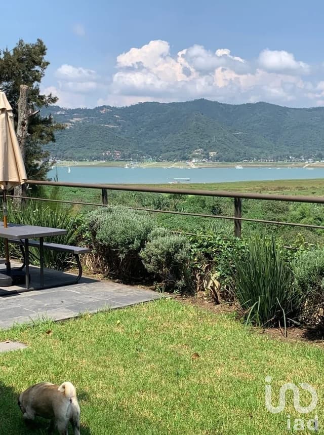Casa en Venta en Peña Blanca, Valle de Bravo, México