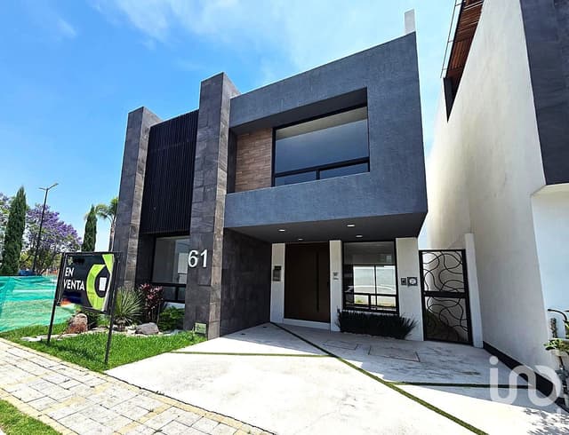 CASA CON ROOF GARDEN EN VENTA EN LOMAS DE ANGELÓPOLIS