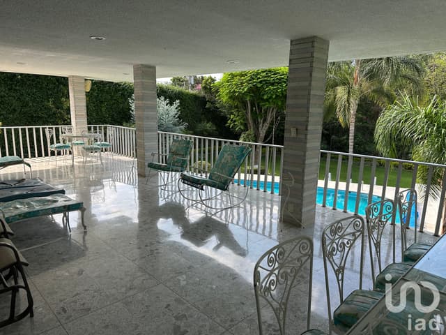 Venta de casa en terreno 3822 m2 en Rancho de Cortes, Cuernavaca