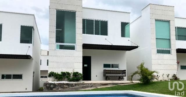 Casa en Venta, Fraccionamiento Cerrada del Bosque, Oaxtepec, Morelos