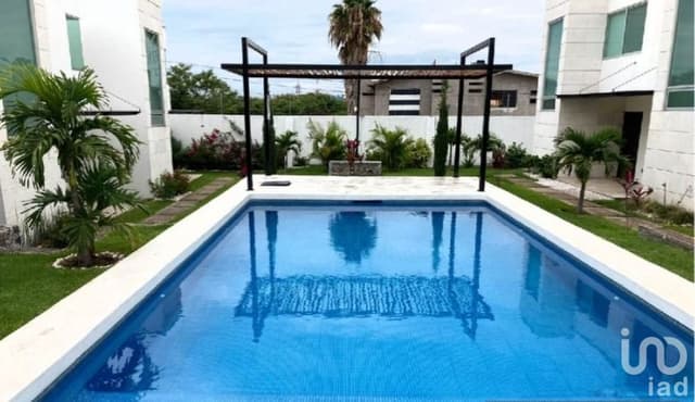 Casa en Venta, Fraccionamiento Cerrada del Bosque, Oaxtepec, Morelos