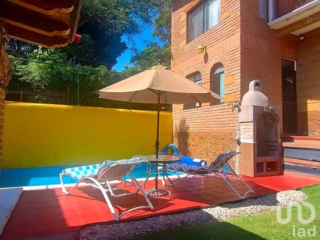 Casa en venta en Cuernavaca, Morelos, en condominio con vigilancia