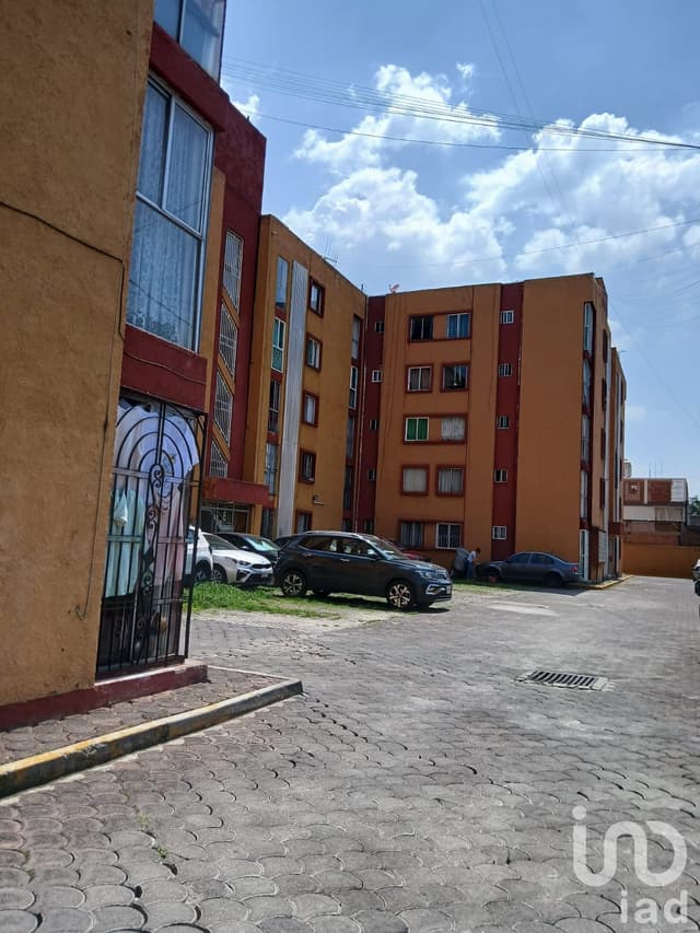DE ÁRTAMENTO EN RENTA EN AV. MANUEL SALAZAR 230 EX--HACIENDA EL ROSARIO