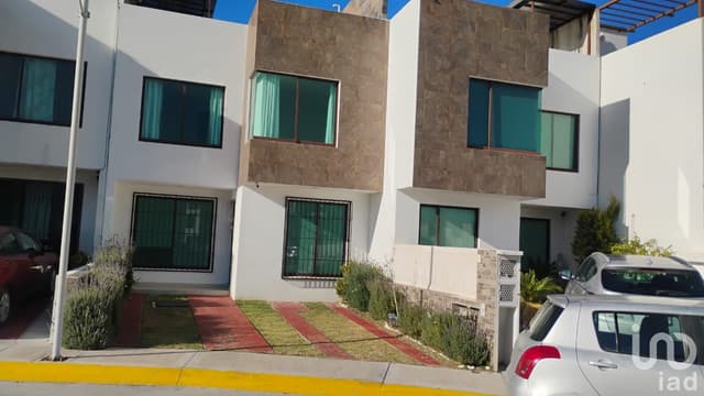 CASA EN FRACCIONAMIENTO DORADO RESIDENCIAL