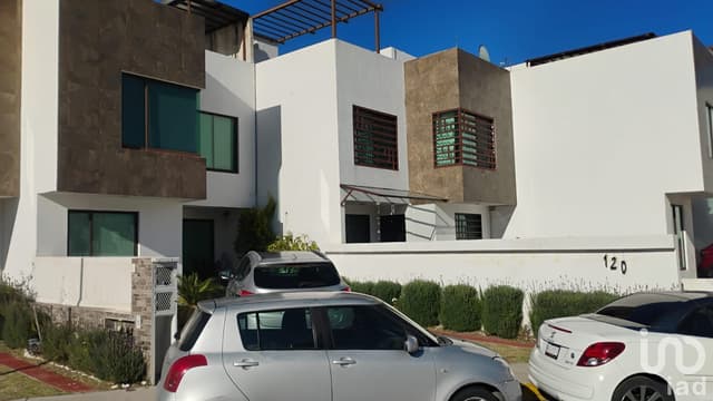 CASA EN RENTA CON HABITACION DE PLANTA BAJA EN PACHUCA