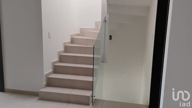 CASA EN RENTA CON HABITACION DE PLANTA BAJA EN PACHUCA