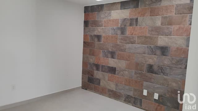 CASA EN RENTA CON HABITACION DE PLANTA BAJA EN PACHUCA