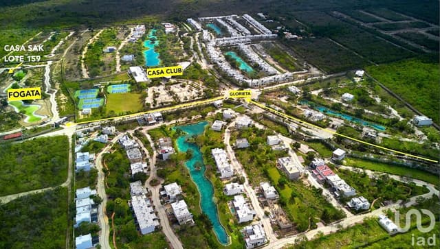 CASA EN VENTA FRENTE AL LAGO RESIDENCIAL ALTOZANO MERIDA YUCATAN