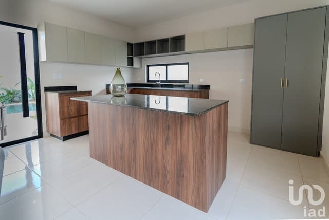 CASA EN VENTA DE UN PISO EN CONKAL MERIDA YUCATAN