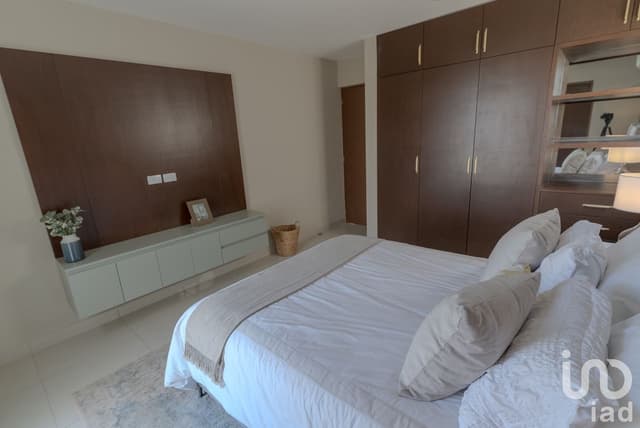 CASA EN VENTA DENTRO RESIDENCIAL CONKAL MERIDA YUCATAN