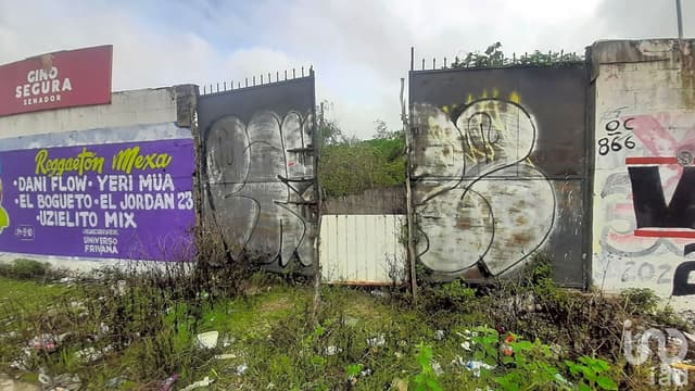 TERRENO EN VENTA AV. JOSE LOPEZ PORTILLO CANCUN Q.ROO.