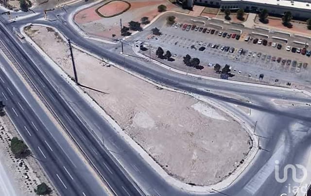 Terreno en Venta Ubicado en Juan Pablo II y Hermanos Escobar Todo o en Partes