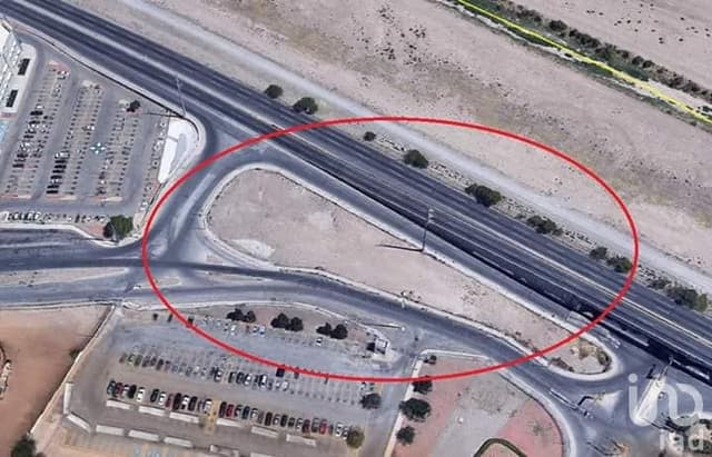 Terreno en Venta Ubicado en Juan Pablo II y Hermanos Escobar Todo o en Partes